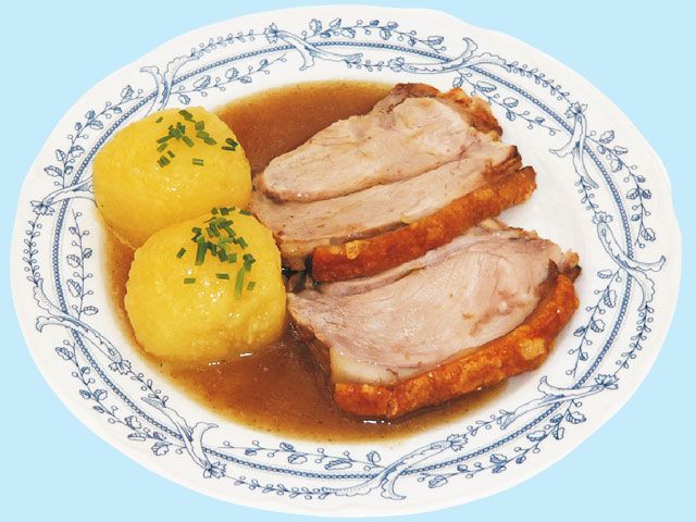 Krustenschweinebraten mit 2 Kartoffelknödel