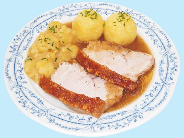 Erlensee Krustenbraten mit Kartoffelknödel