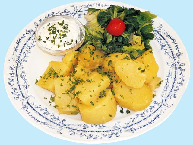 Petersilienkartoffeln mit Kräuterquark